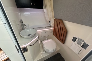 38FT (11.58M) BOSTON WHALER