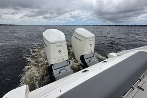 2024 Boston Whaler 380 Realm thumbnail 5