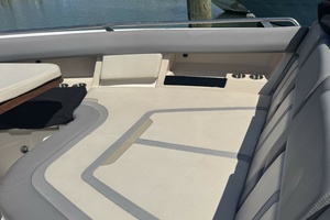 38FT (11.58M) BOSTON WHALER