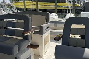 38FT (11.58M) BOSTON WHALER