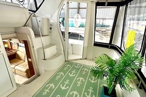 44ft Carver Yacht For Sale