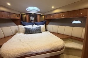2001 Cruisers Yachts 4450 Express Motor Yacht thumbnail 20
