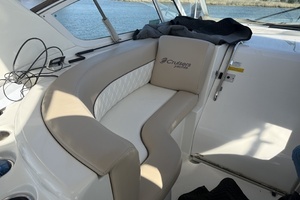 2001 Cruisers Yachts 4450 Express Motor Yacht thumbnail 8