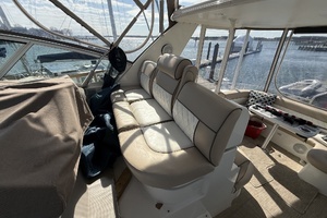 2001 Cruisers Yachts 4450 Express Motor Yacht thumbnail 7