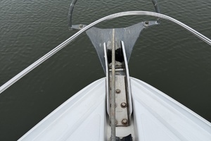 2001 Cruisers Yachts 4450 Express Motor Yacht thumbnail 30