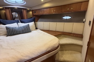 2001 Cruisers Yachts 4450 Express Motor Yacht thumbnail 21