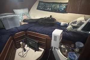 1981 Hatteras 43 Convertible thumbnail 23