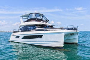 2021 44 Aquila MY Memories Not Dreams Starboard Profile 