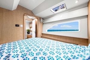 2021 Aquila 44 Yacht thumbnail 25