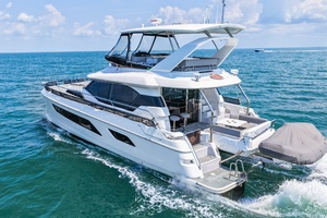 2021 44 Aquila MY Memories Not Dreams Port Profile