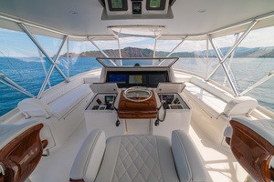 2012 Viking 60 Convertible thumbnail 6