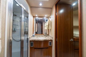 2012 Viking 60 Convertible thumbnail 65