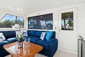 1989 Hatteras Motor Yacht thumbnail 28
