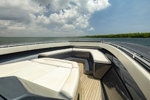 52FT (15.85M) GULF CROSSER