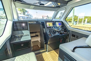 52FT (15.85M) GULF CROSSER