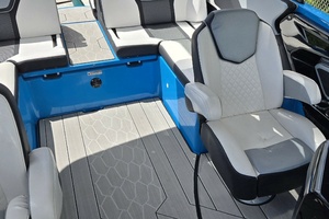 Photo 6028279 for 2022 Yamaha Boats 255XD  