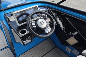 Photo 6028260 for 2022 Yamaha Boats 255XD  