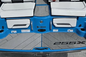 Photo 6028250 for 2022 Yamaha Boats 255XD  