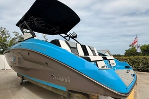 Photo 6028285 for 2022 Yamaha Boats 255XD  