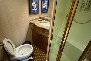 2007 Viking 52 Convertible thumbnail 29