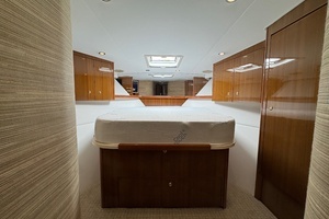 2007 Viking 52 Convertible thumbnail 17