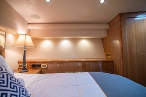 2007 Viking 52 Convertible thumbnail 20