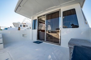 2004 Navigator 5700 Rival Pilothouse thumbnail 8