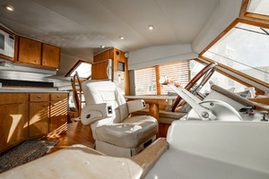 2004 Navigator 5700 Rival Pilothouse thumbnail 28