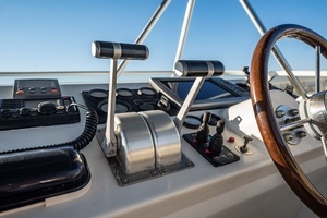 2004 Navigator 5700 Rival Pilothouse thumbnail 13