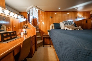 2004 Navigator 5700 Rival Pilothouse thumbnail 32