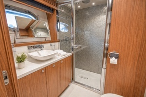 2014 Sunseeker 131 thumbnail 32