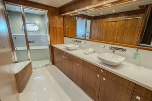 2014 Sunseeker 131 thumbnail 52