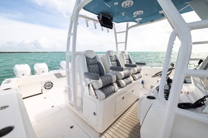 2023 Invincible 37 Catamaran thumbnail 20