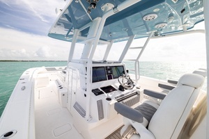 2023 Invincible 37 Catamaran thumbnail 22