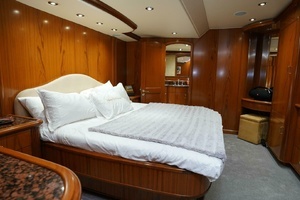 2005 Sea Force IX Enclosed Flybridge thumbnail 68