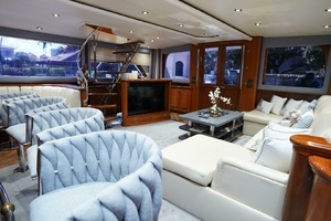 2005 Sea Force IX Enclosed Flybridge thumbnail 2