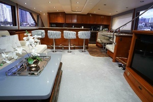 2005 Sea Force IX Enclosed Flybridge thumbnail 12