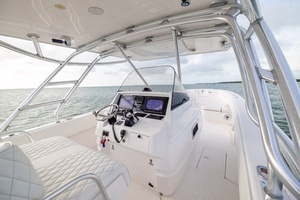 2011 Intrepid 370 Open thumbnail 23