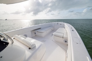 2011 Intrepid 370 Open thumbnail 13