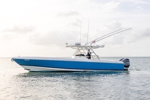 2011 Intrepid 370 Open thumbnail 2