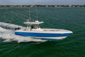 2011 Intrepid 370 Open thumbnail 9