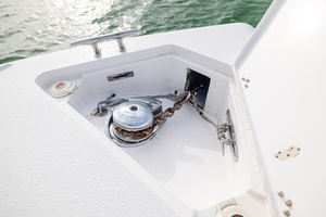 2011 Intrepid 370 Open thumbnail 15