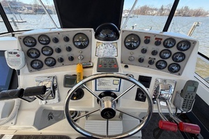1997 Carver 400 Cockpit MY thumbnail 19
