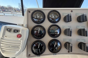 1997 Carver 400 Cockpit MY thumbnail 24