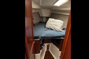 1983 Hunter 34 thumbnail 12