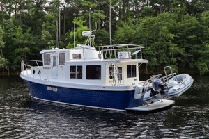 2004 American Tug 34 thumbnail 2