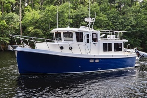 2004 American Tug 34 thumbnail 1