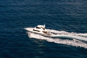 2015 Riviera 53 Enclosed Bridge thumbnail 16