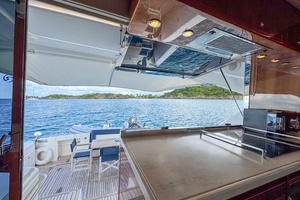 2015 Riviera 53 Enclosed Bridge thumbnail 34