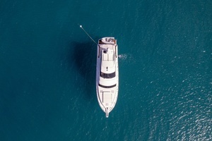 2015 Riviera 53 Enclosed Bridge thumbnail 6